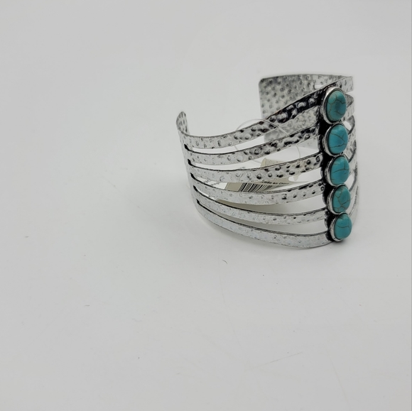 Fashionable sliver and turquoise rhinestone cuff bracelet - Picture 2 of 5